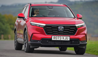 Honda CR–V e:HEV – front cornering